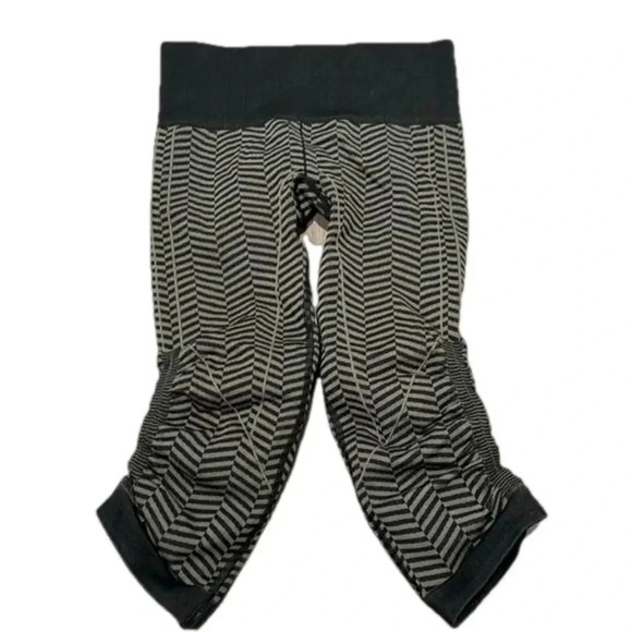 Lululemon In The Flow Crop Woman's Size 4 Seamless Leggings Fatigue Green - Picture 2 of 10